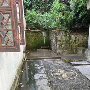 龙泉山上“肥水横流”