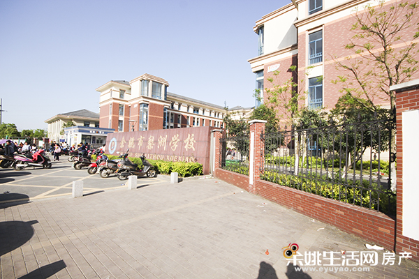 【小编探售楼处】宽景洋房，人文世家——蓝光·雍锦世家