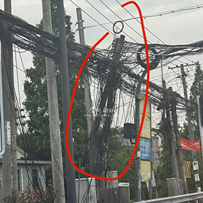 这路上的电线杆 触目惊心