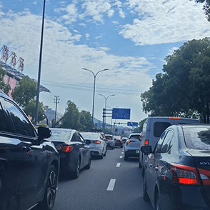 丰山路大堵车